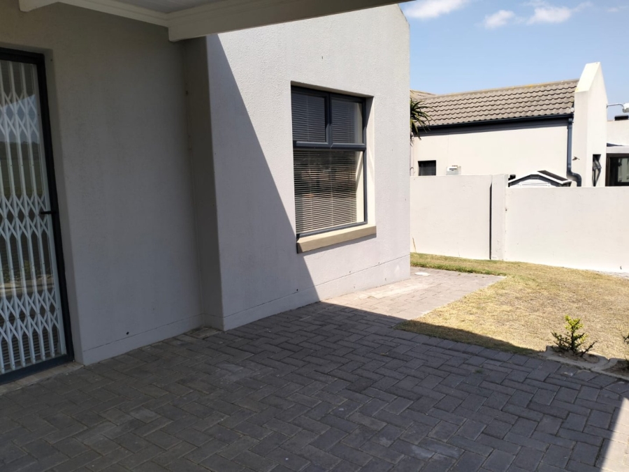 2 Bedroom Property for Sale in Reebok Western Cape
